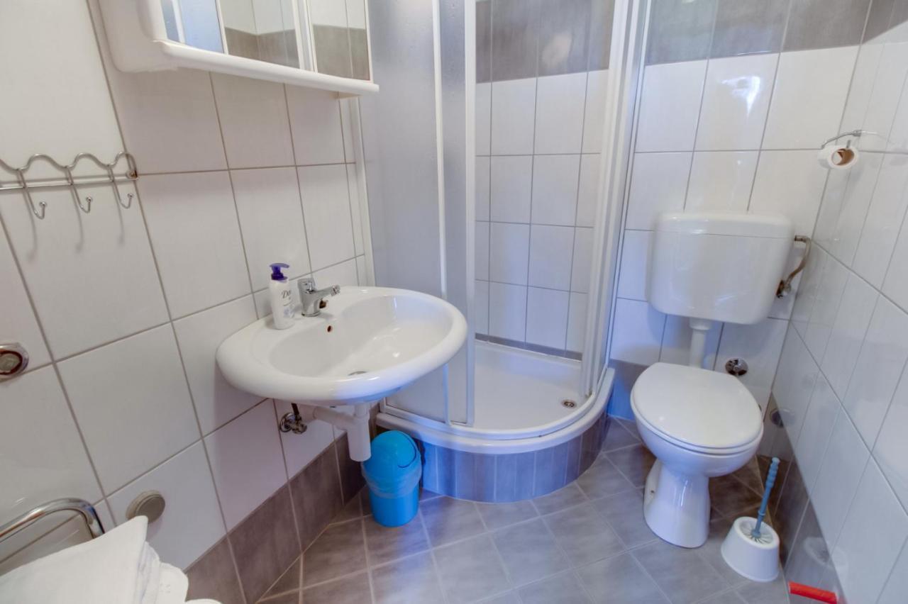 Apartments Rosa Mali Losinj Luaran gambar