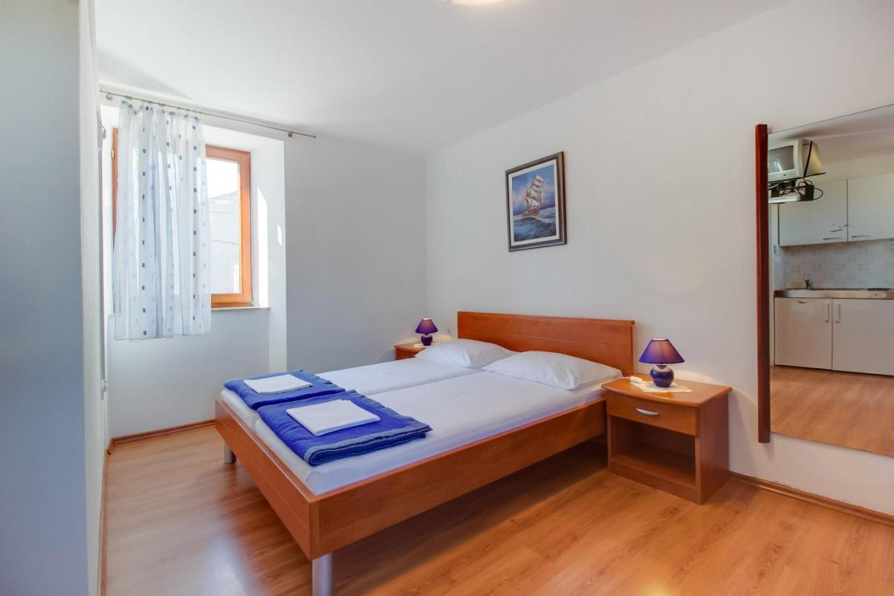 Apartments Rosa Mali Losinj Luaran gambar