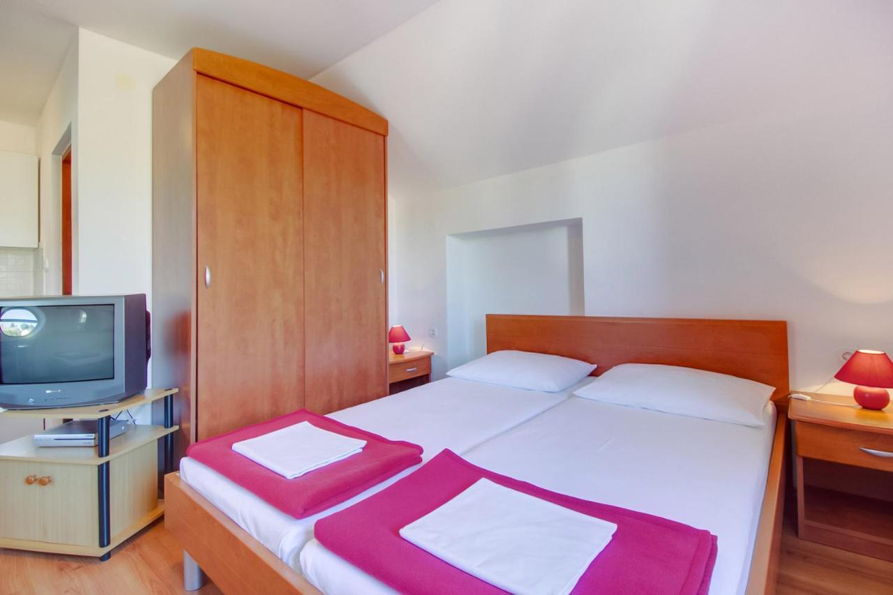 Apartments Rosa Mali Losinj Luaran gambar