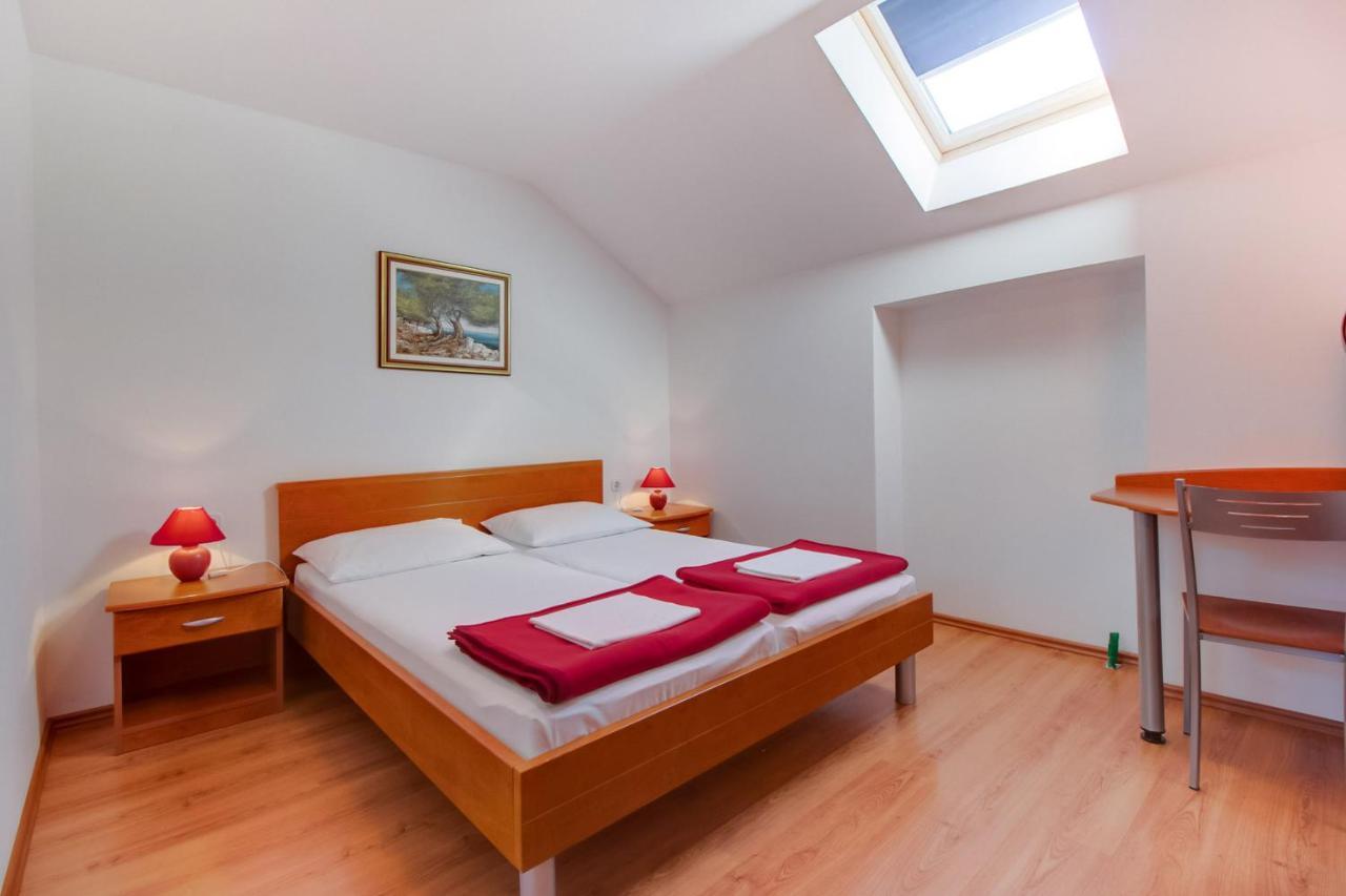 Apartments Rosa Mali Losinj Luaran gambar