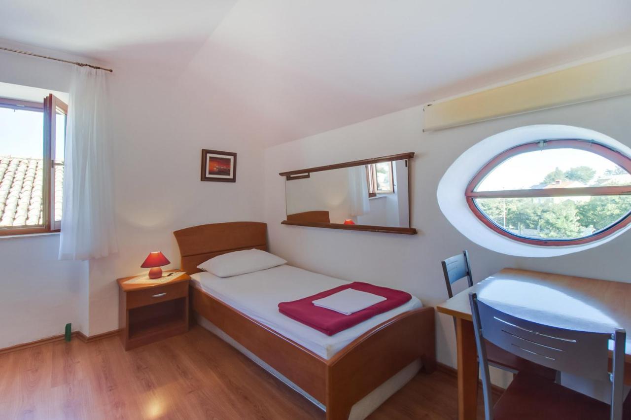 Apartments Rosa Mali Losinj Luaran gambar