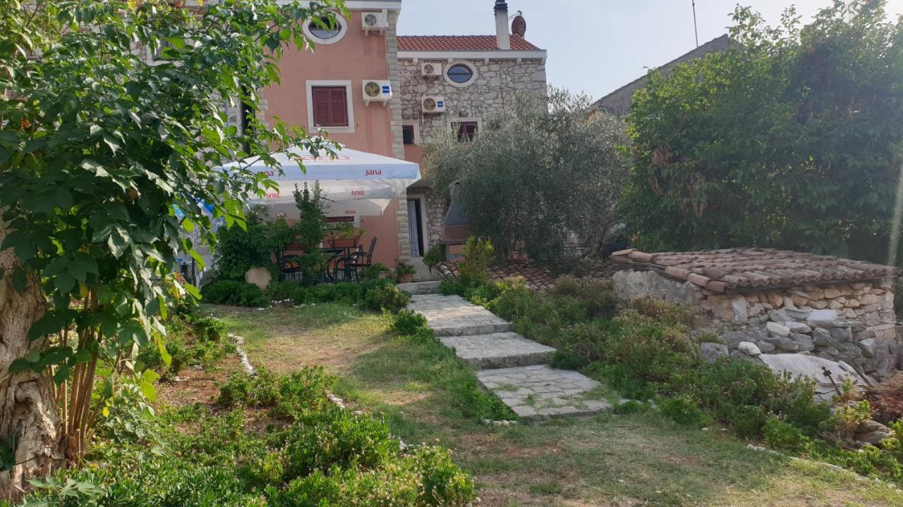 Apartments Rosa Mali Losinj Luaran gambar