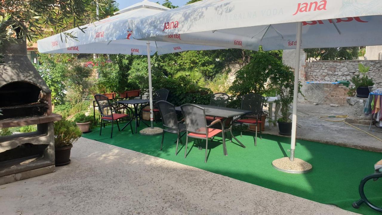Apartments Rosa Mali Losinj Luaran gambar