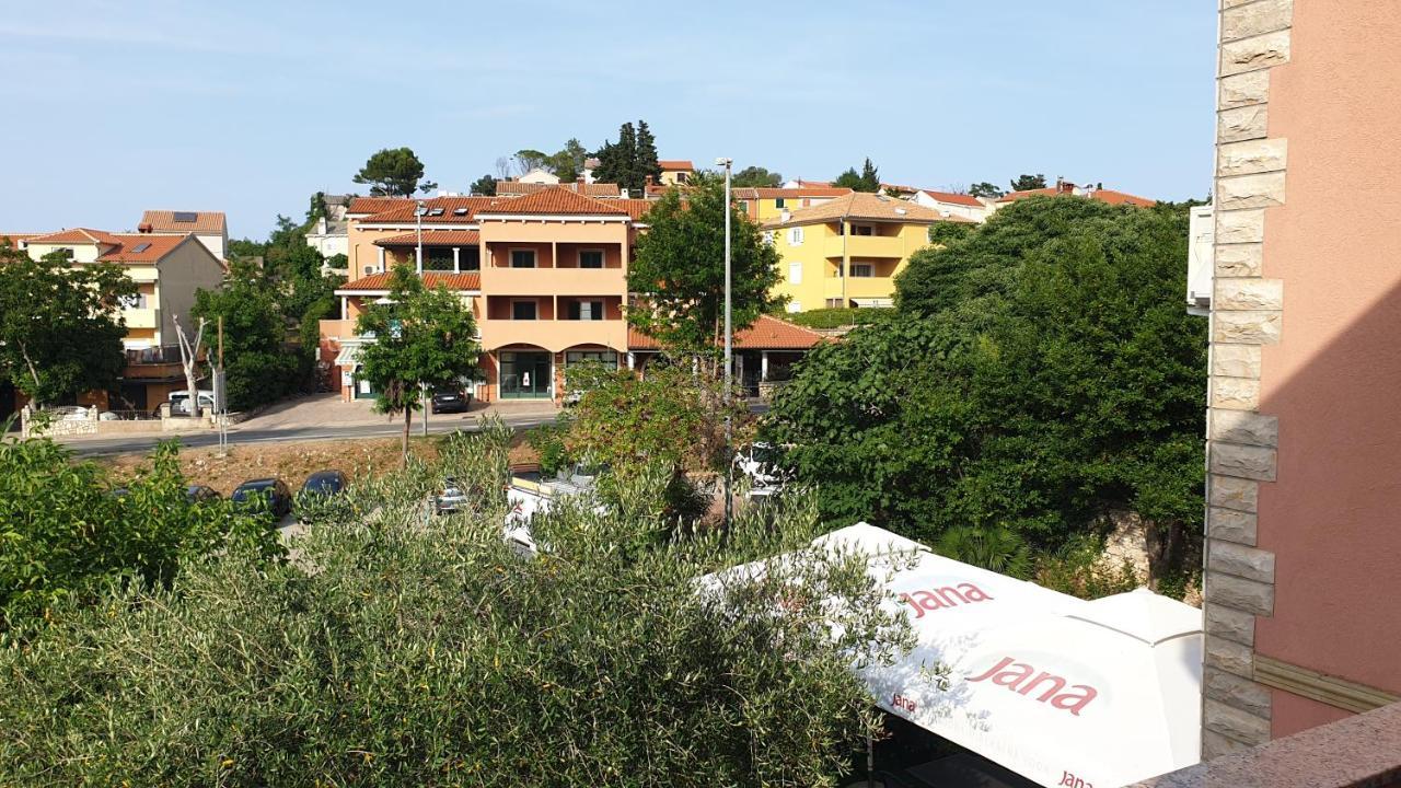 Apartments Rosa Mali Losinj Luaran gambar