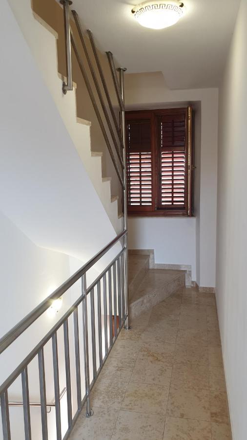 Apartments Rosa Mali Losinj Luaran gambar