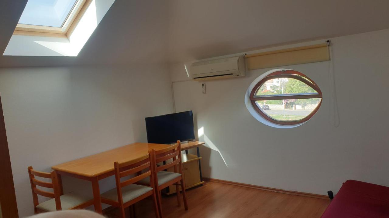 Apartments Rosa Mali Losinj Luaran gambar