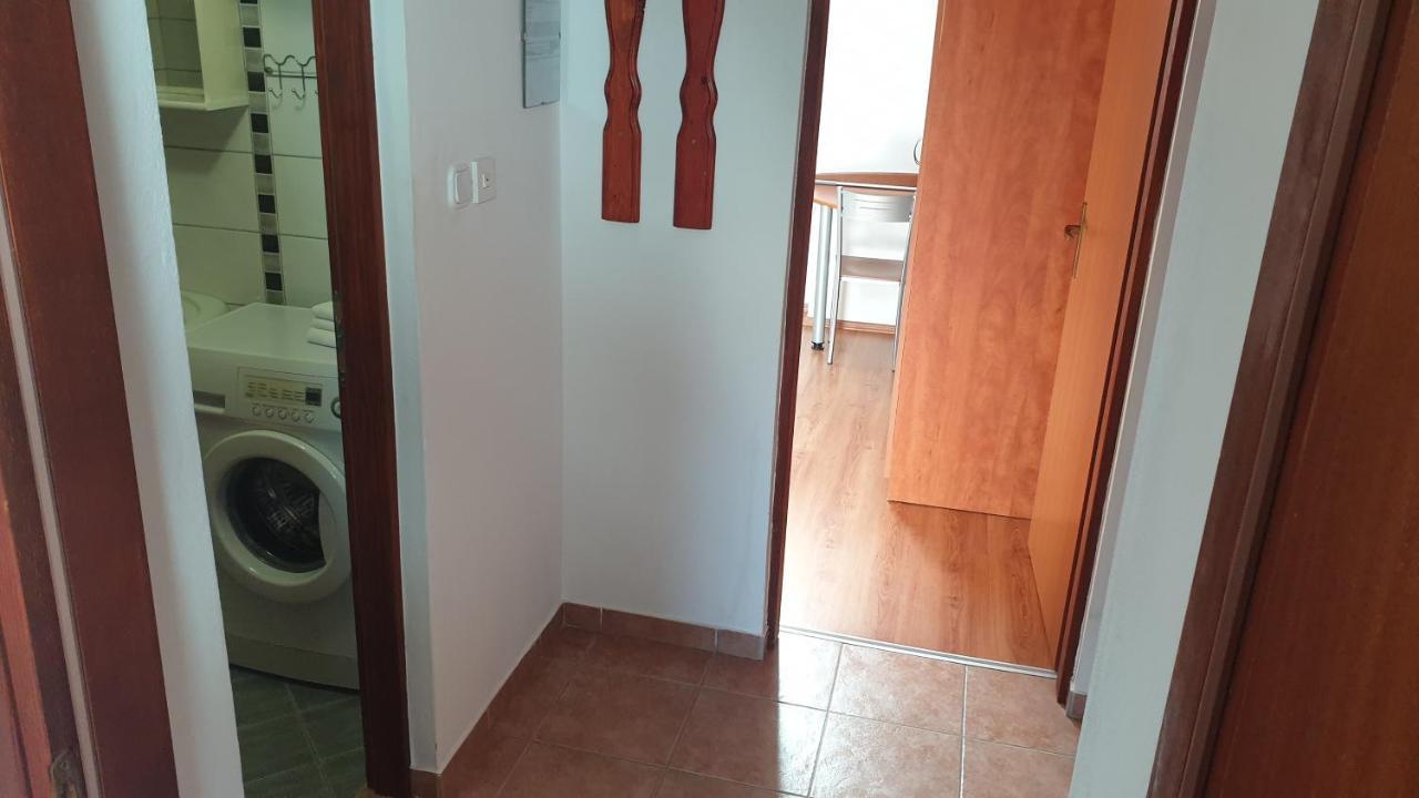 Apartments Rosa Mali Losinj Luaran gambar